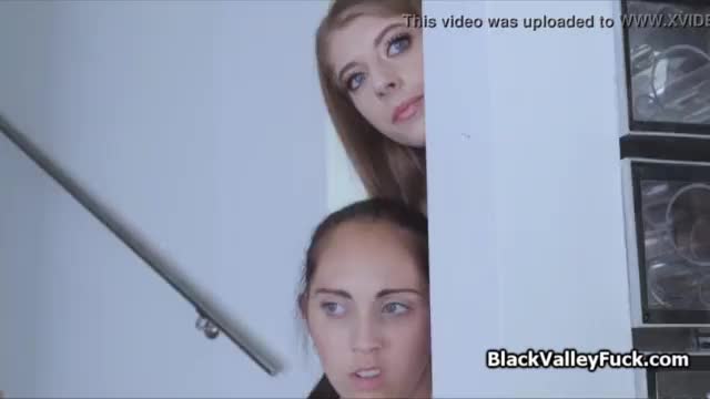 ⁣White cock deep in black teen babes pussy - XVIDEOS.COM