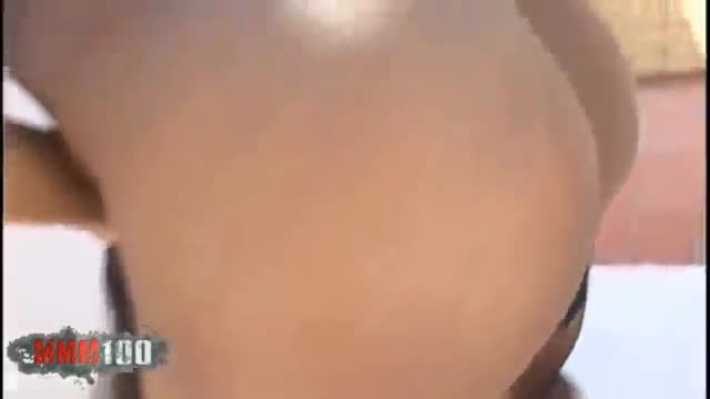 ⁣Ebony goddess in her first porn scene - XVIDEOS.COM